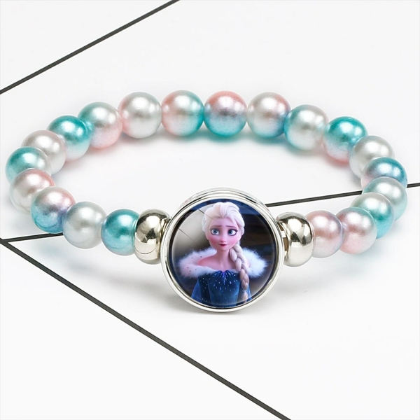 Bracciale di perle blu e rosa con il volto della Regina delle Nevi al centro