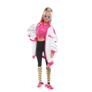 Bambola Barbie sportiva per ragazze che indossa un completo sportivo rosa e nero.
