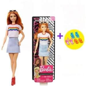 Elegante bambola in stile Barbie per ragazze, che indossa una maglietta bianca con gonna in una scatola.