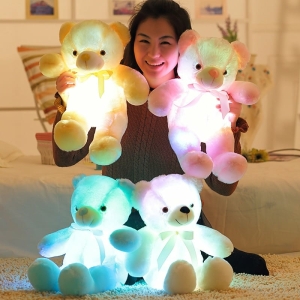 Orsacchiotto LED per bambine, vari colori in una stanza per pannolini