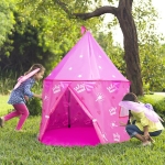 Tenda a corona per ragazze in giardino