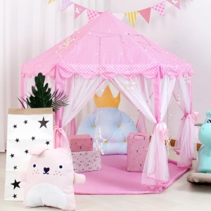 Tenda teepee rosa da interno con decorazioni per bambine in rosa