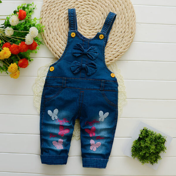 Salopette in denim a farfalla per le ragazze IMG 09 2025 salopette en jean motif papillon pour fille 1e
