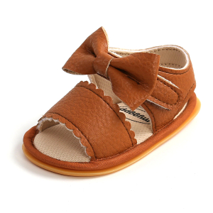 Sandalo marrone per bambini con papillon