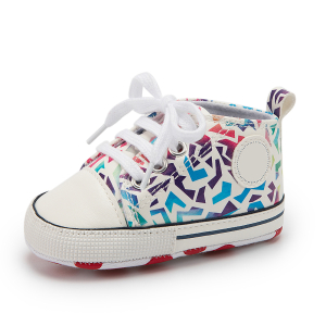 Converse bianche da bambina con forme geometriche multicolori