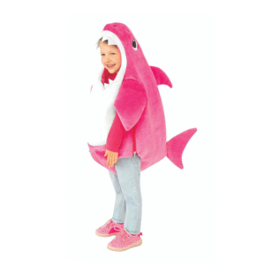 Travestimento da squalo rosa indossato da una ragazza con scarpe rosa