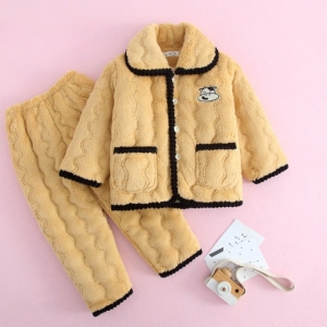 Set di pigiami invernali in pile per bambina con tante fantasie e colori carini e una piccola fotocamera