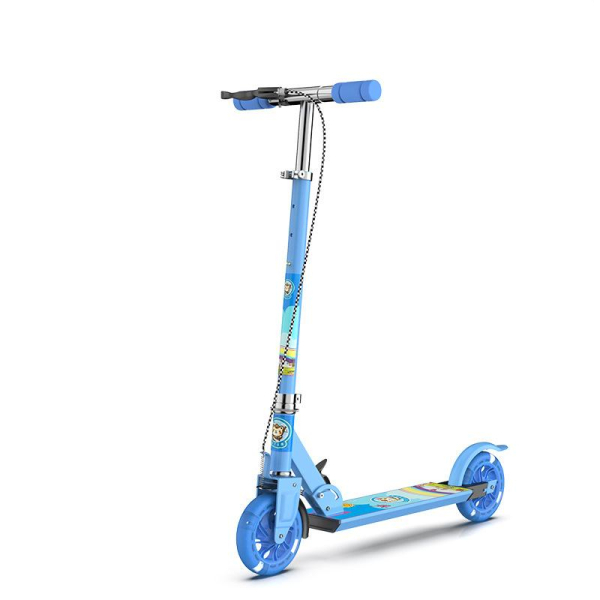 Scooter da ragazza con sistema frenante e sfondo bianco