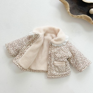 Cappotto a punta aperta con motivo floreale per i più piccoli