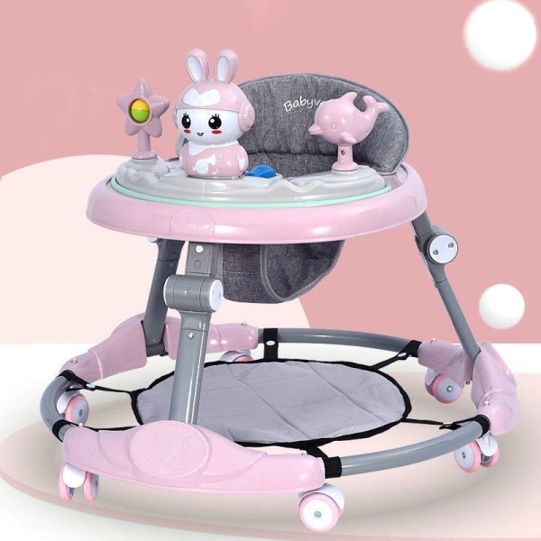 Passeggino rosa e grigio con giocattoli sul vassoio anteriore