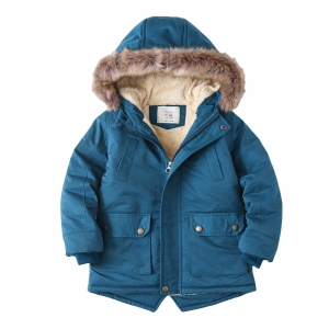 Parka in pelliccia blu con cappuccio e tasche