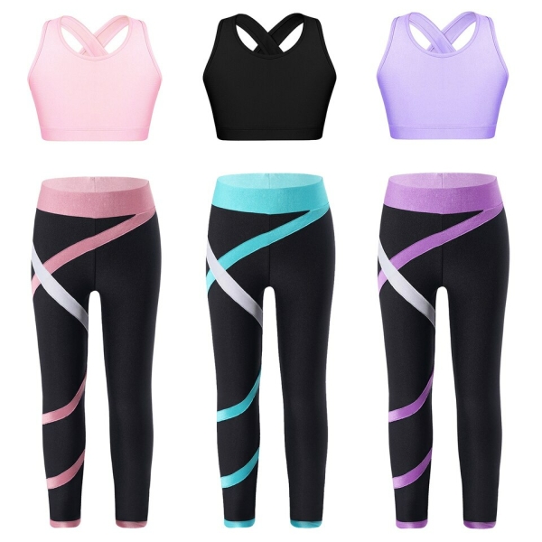 3 set di leggings e reggiseno sportivo, uno accanto all'altro, in colori diversi