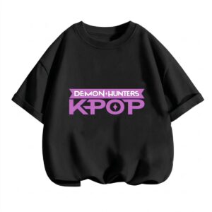 T-shirt noir k-pop Demon Hunter fille style merch, avec design imprimé en lettre capitale.